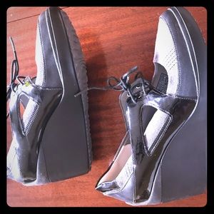 Tsubo wedge Mary Janes. EUC